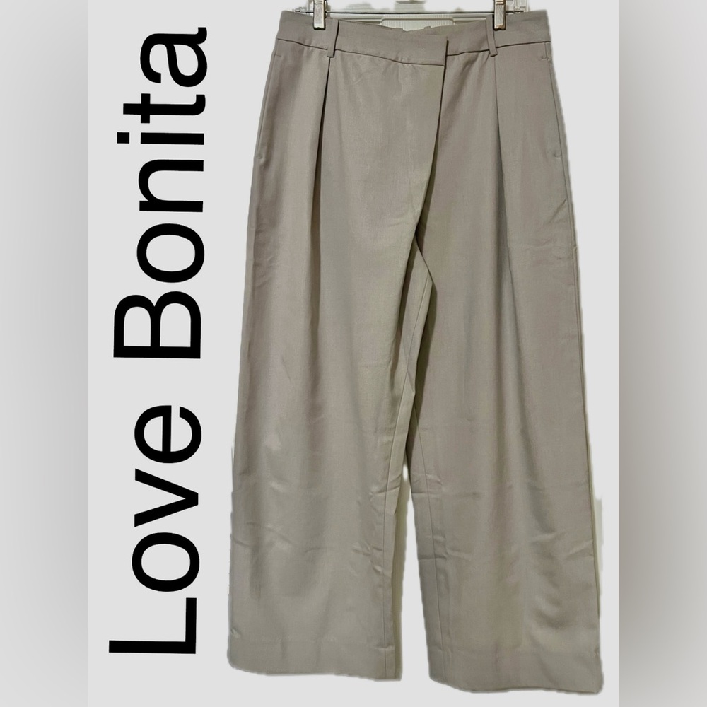 B10 NWT Love Bonita Pants Size 8 in color light gray.
